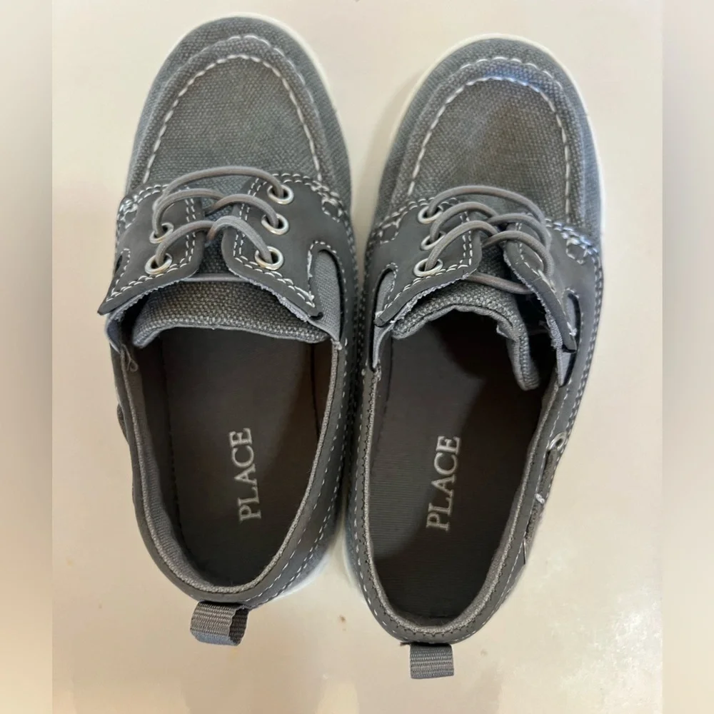 Children's Place Loafer Shoes grey size 11 toddler sperry
